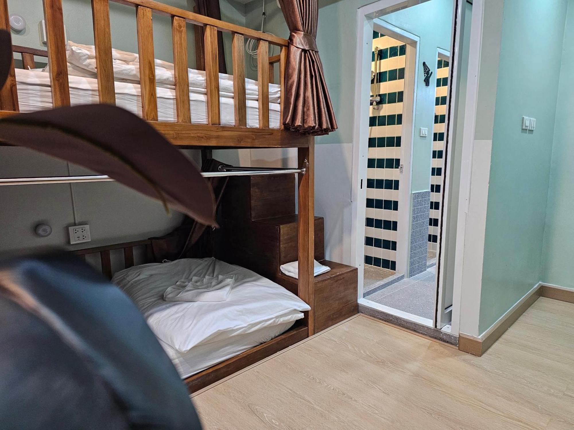 Lub Nai Hostel Patong Cameră foto